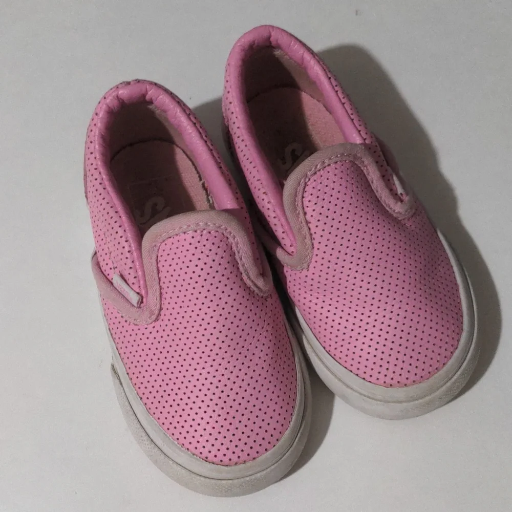Vans Toddler Girls Slip On Pink Low Top Sneaker Shoes. Size 5.5